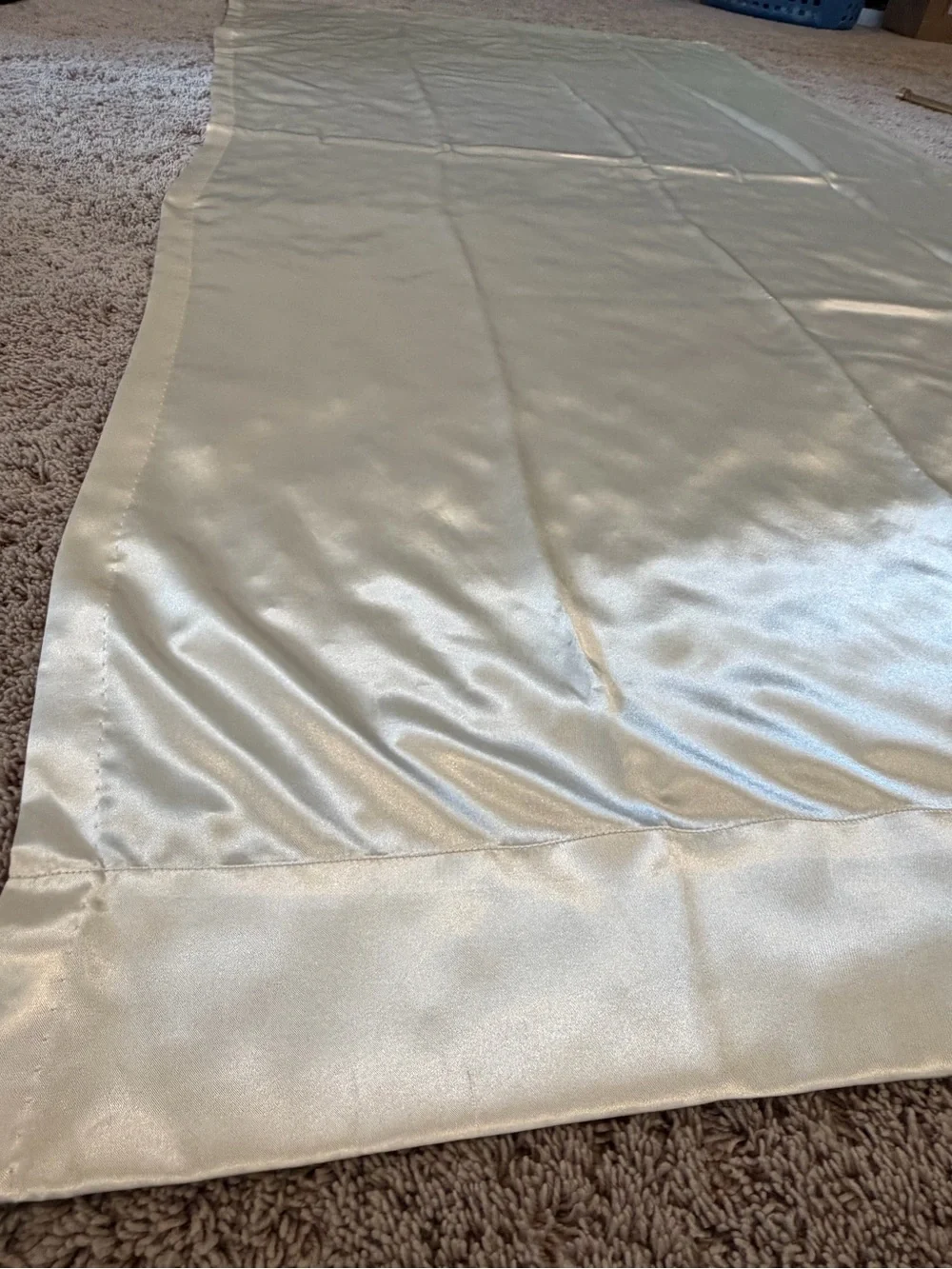 Nicole miller silky satin cream colored curtain panel 84 x 42